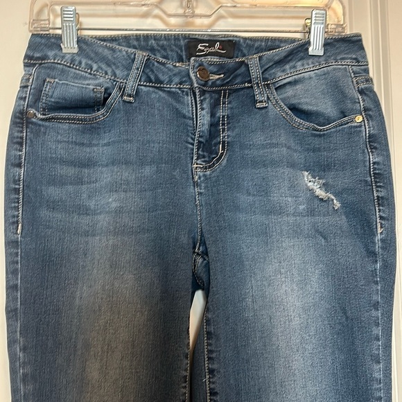 Earl Jeans Straight Cuff Medium Wash Distressed Jeans Women’s Size 6 - Picture 3 of 10